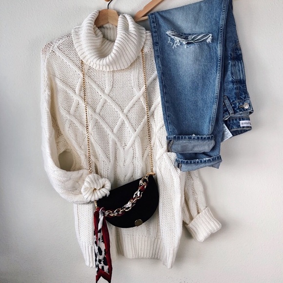 Season's labels Sweaters - CHUNKY KNIT SWEATER